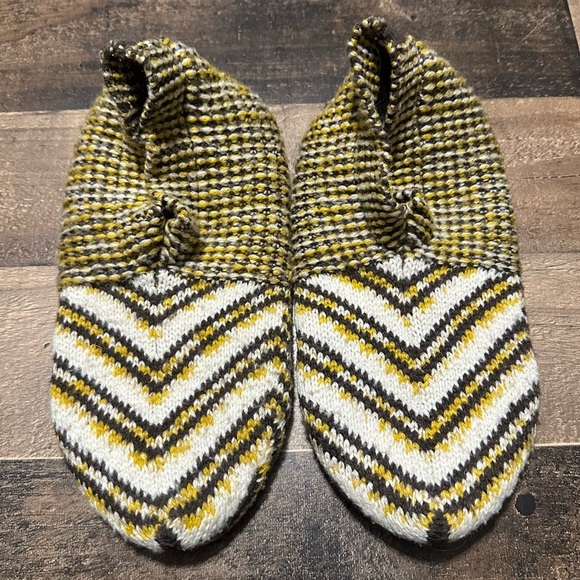 Bombas Gripper Slipper - Picture 1 of 3